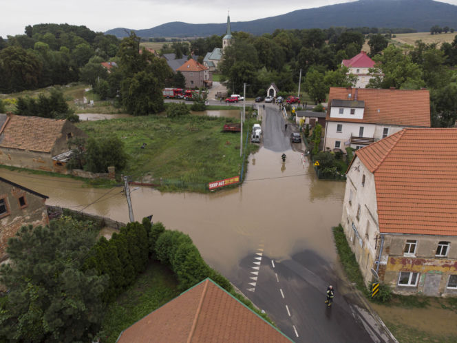 Prawie 500 interwencji straży pożarnej, 100 podtopionych gospodarstwtom