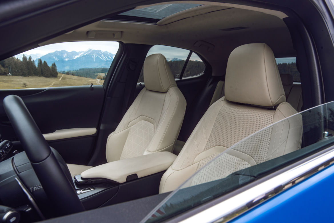 Lexus UX 300e
