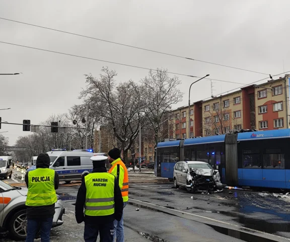 Pościg i wypadek w centrum Wrocławia! Nie żyje mężczyzna