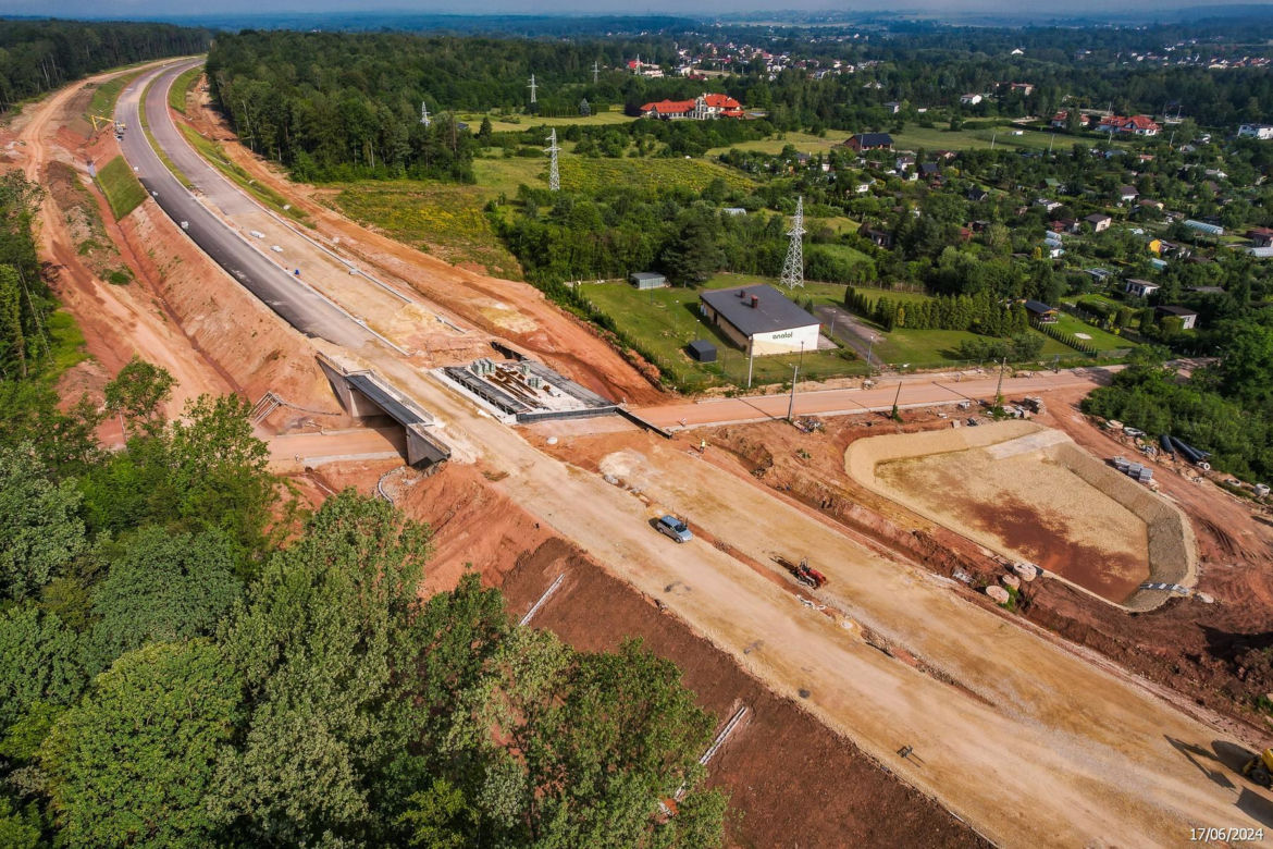 Plac budowy pierwszej części obwodnicy Zawiercia i Poręby w czerwcu 2024 r.