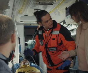 M jak miłość odc. 1911. Mateusz (Rafał Kowalski), Bogna (Sherazade Wolff), Igor (Maksymilian Obst)