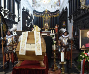 RELACJA NA ŻYWO - POGRZEB ABP. GOCŁOWSKIEGO.