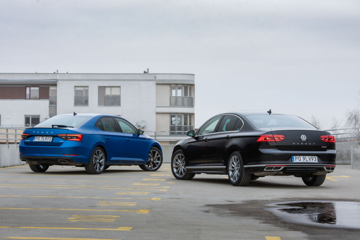Volkswagen Passat Elegance vs Skoda Superb Sportline
