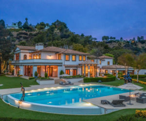 Adele kupiła willę słynnego reżysera. Teraz zrównała ją z ziemią!