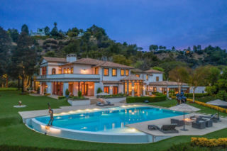 Adele kupiła willę słynnego reżysera. Teraz zrównała ją z ziemią!