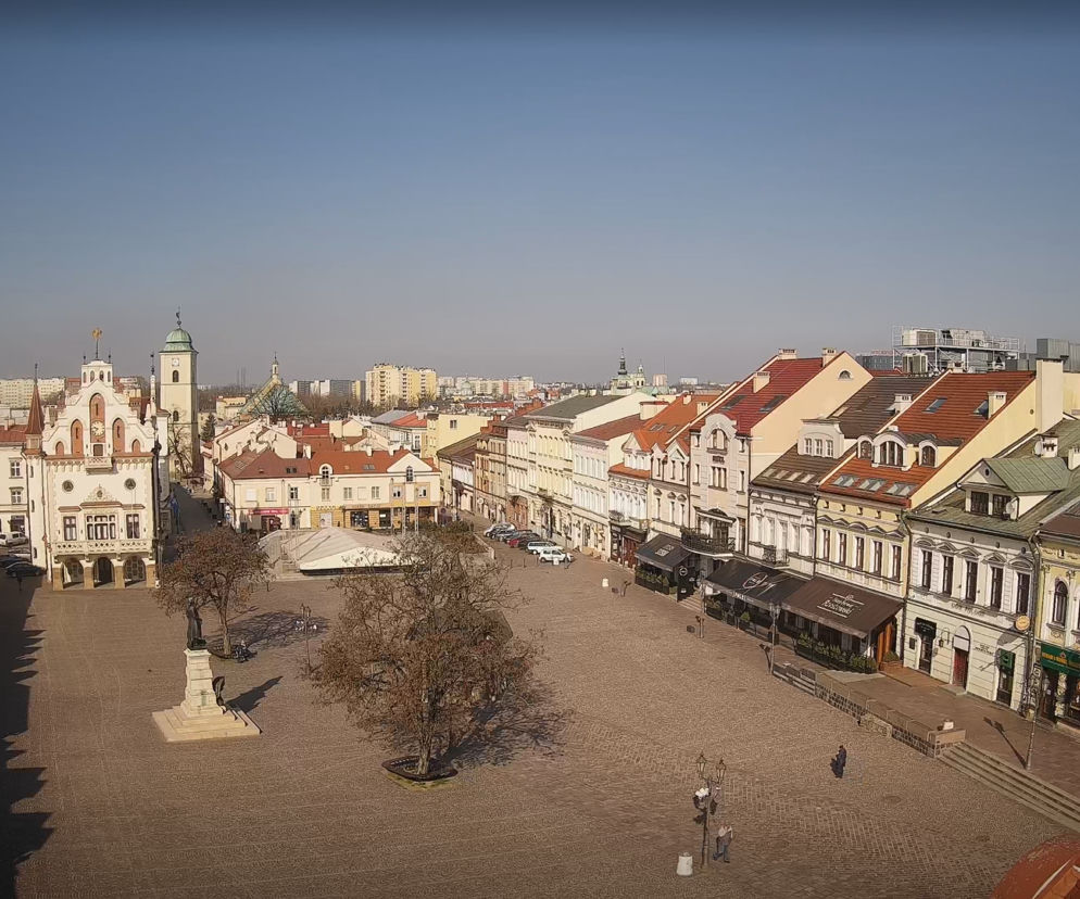 Kwarantanna i spacery to nie problem. W Rzeszowie możesz poczuć się jak Wielki Brat 