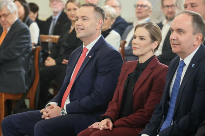 Marta Nawrocka w czerwieni