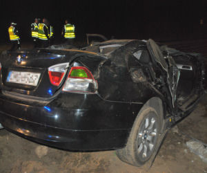Tragedia na drodze w Annowie. Nie żyje młody pasażer. Kierowca trafił do szpitala