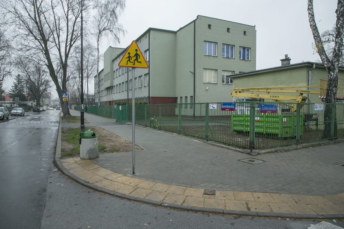 Zamknięta szkoła przy ul. Boremlowskiej