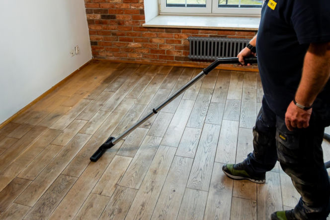 Murator Remontuje I Olejowanie podłogi