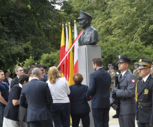 Odsłonięcie pomnika generała Zbigniewa Ścibora Rylskiego