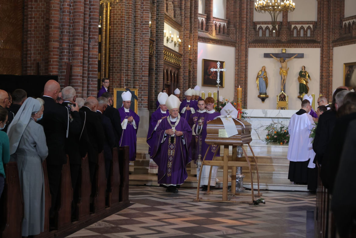 Pogrzeb abp Henryka Hosera