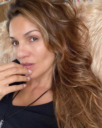 Dramat gwiazdy! Nadia Fares znaleziona na dnie basenu, walczy o życie