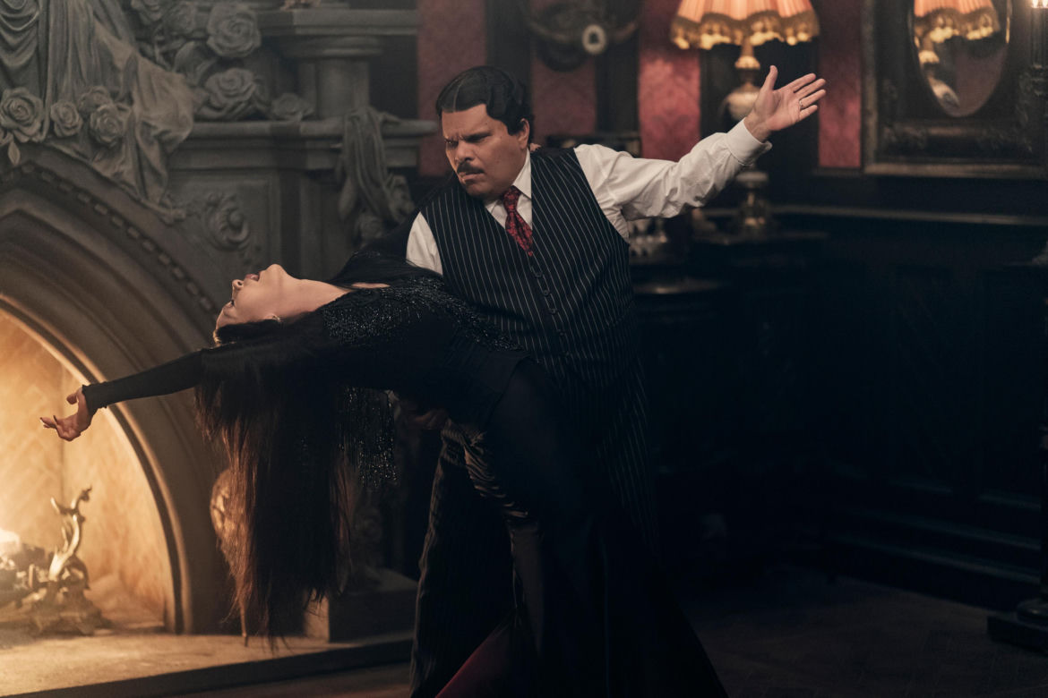 W roli głównej powraca oczywiście Jenna Ortega, a rodzina Addamsów otrzyma więcej czasu ekranowego.
