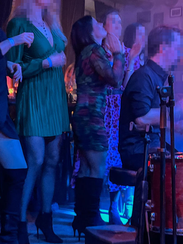 Katarzyna Cichopek w objęciach obcego mężczyzny. Tańcowali razem do rana