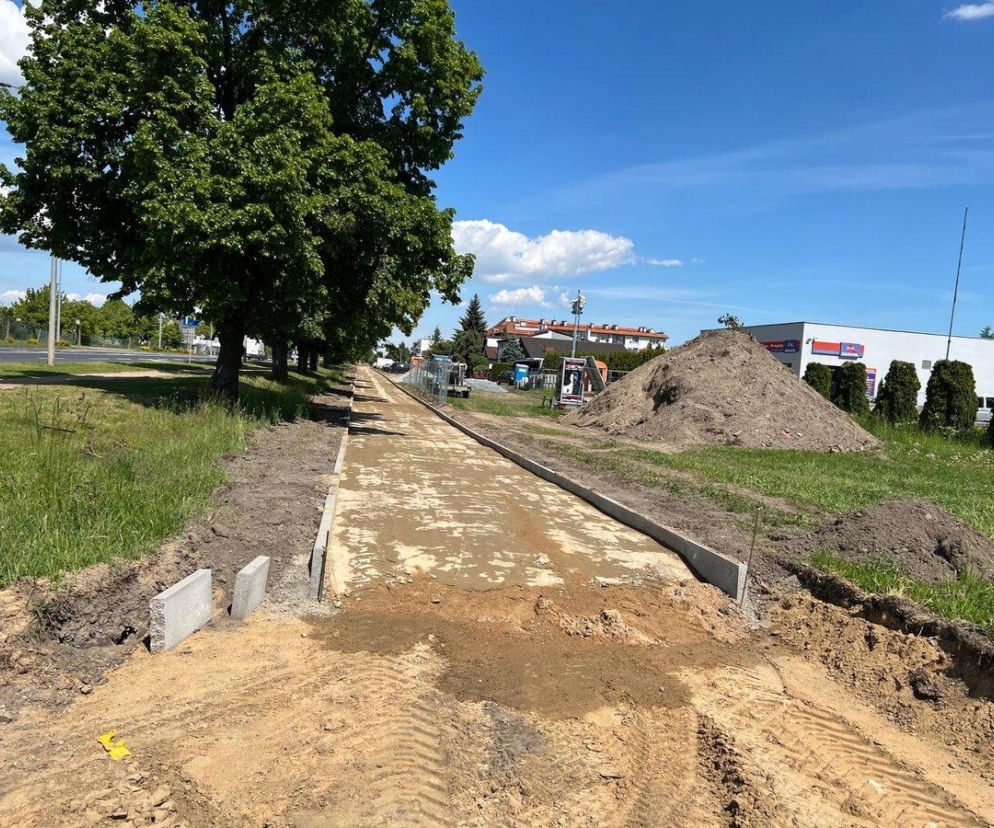 Leszno: Pierwsza ścieżka rowerowa w Gronowie na finiszu. To początek większych planów