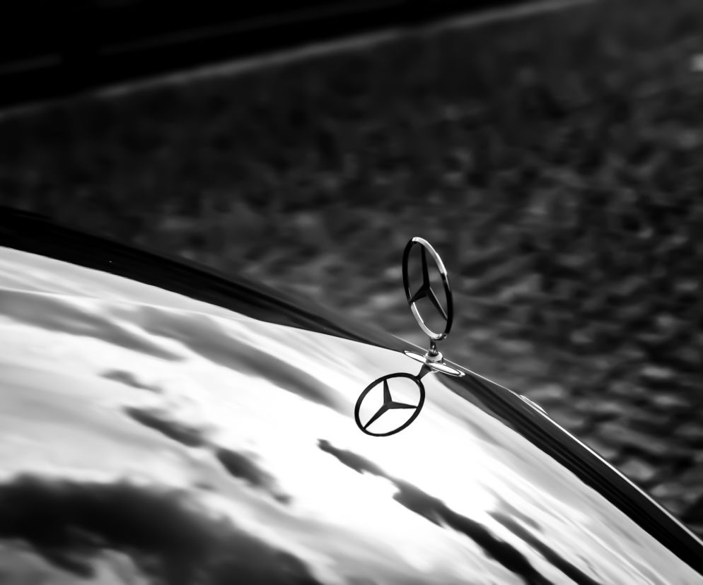 Skradziony mercedes znanego muzyka ze Śląska odzyskany po akcji polskiej i czeskiej policji