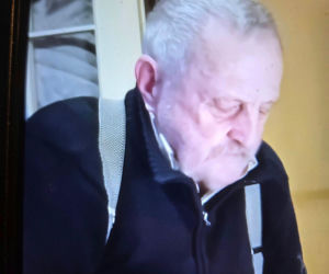 Gdzie jest pan Stanisław? Choruje na Parkinsona i Alzheimera. Policja i ratownicy przeczesują miasto!
