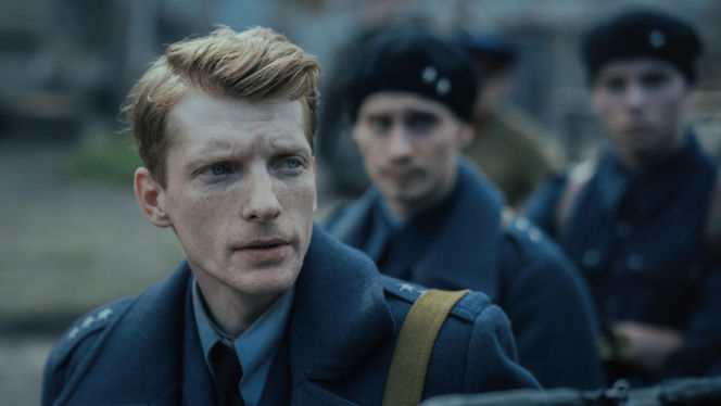 W roli głównej Jakub Gierszał, w obsadzie m.in. Aidan Gillen, Paul Freeman, Julia Pietrucha, Wojciech Mecwaldowski, Anna Próchniak, Mateusz Kościukiewicz, Antoni Pawlicki oraz Tomasz Kot.