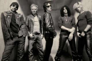 Perkusista Matt Sorum jest otwarty na reaktywację Velvet Revolver. Wskazał wokalistkę, która powinna stanąć na czele grupy 