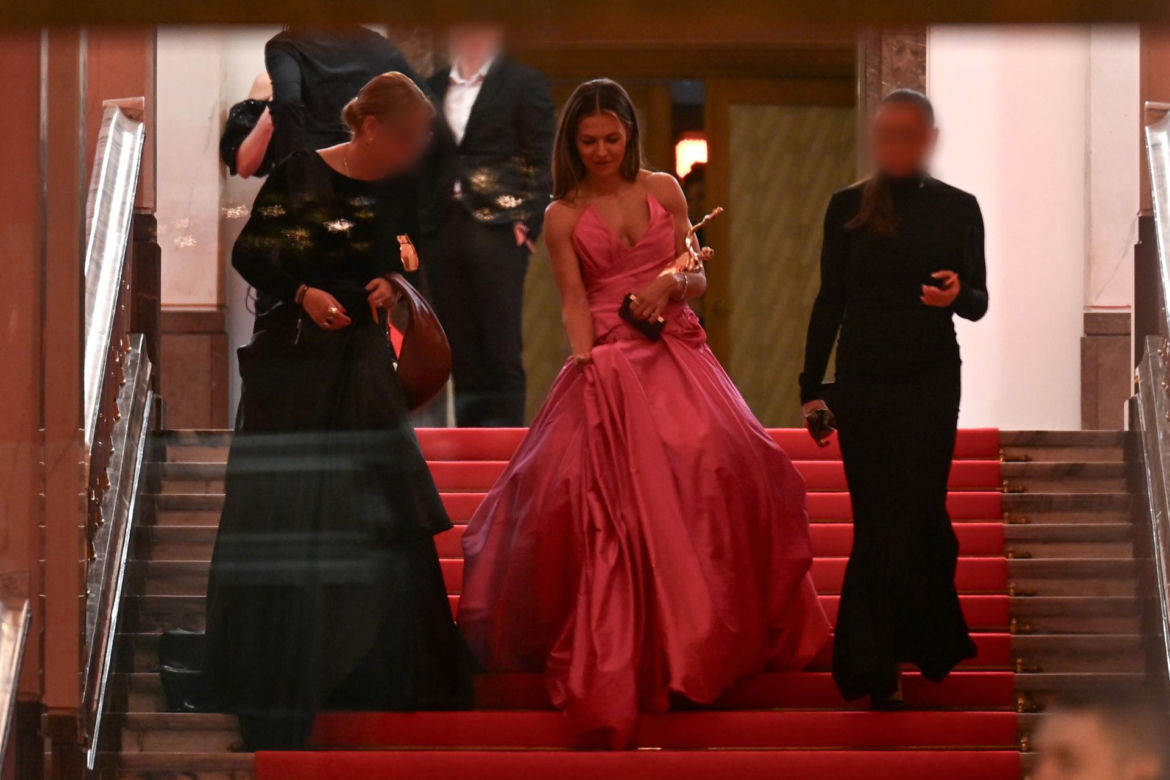 Anna Lewandowska wychodzi z Gali Mistrzów Sportu