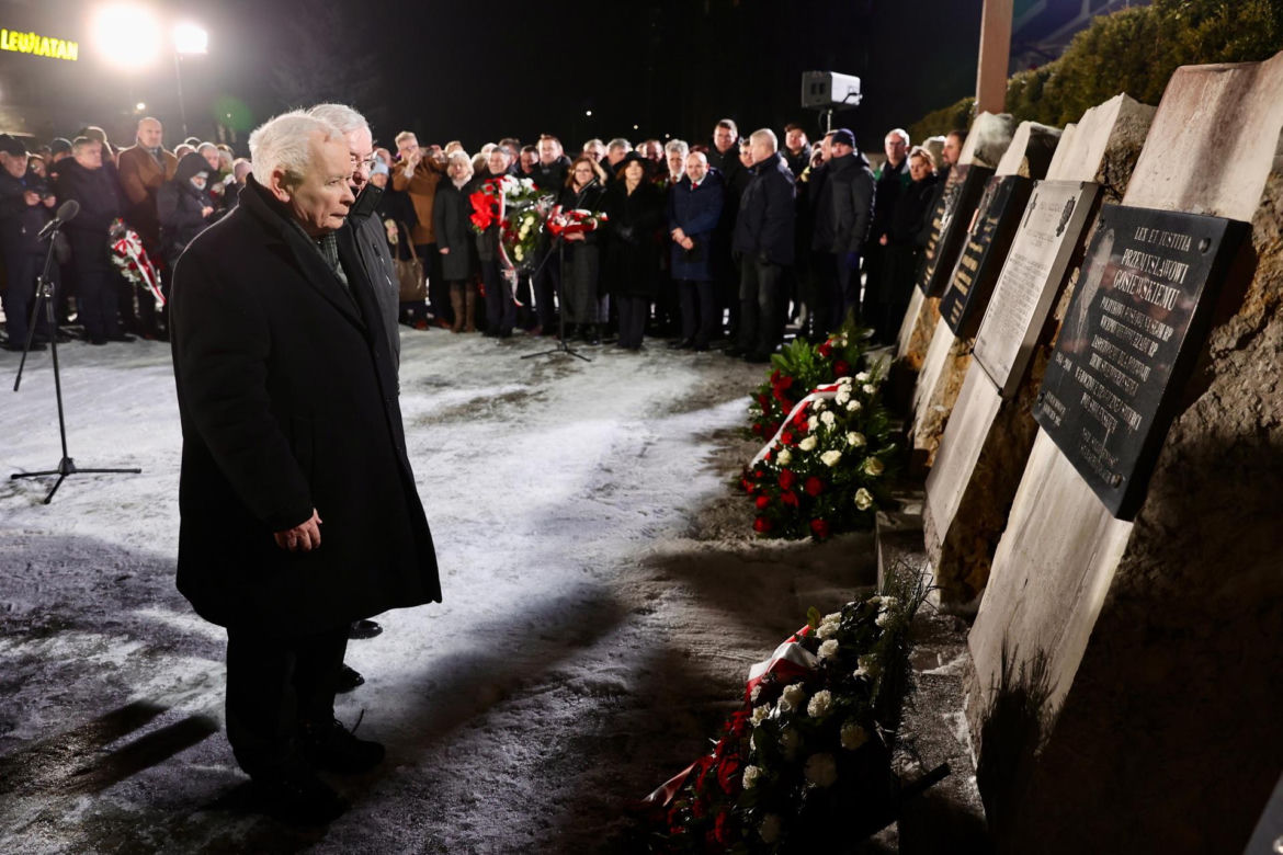 Jarosław Kaczyński w Starachowicach – Hołd dla Matki i Refleksje o Polsce