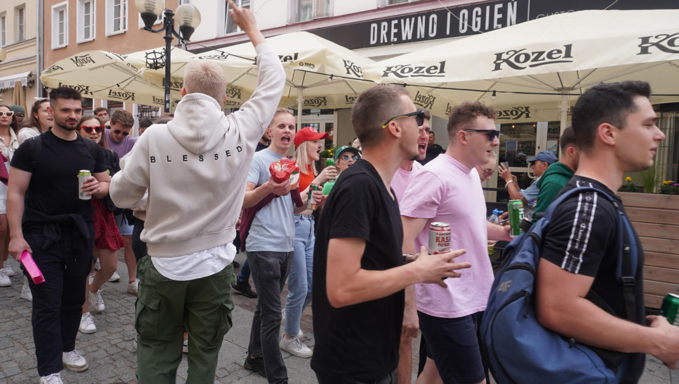 Kortowiada 2024. Parada Wydziałów przeszła ulicami miasta. Studenci tłumnie wzięli udział w imprezie