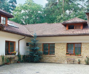Elewacje kamienne i sztuczne