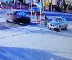 Potrącił 10-latka na pasach i uciekł. Szokujące nagranie z monitoringu