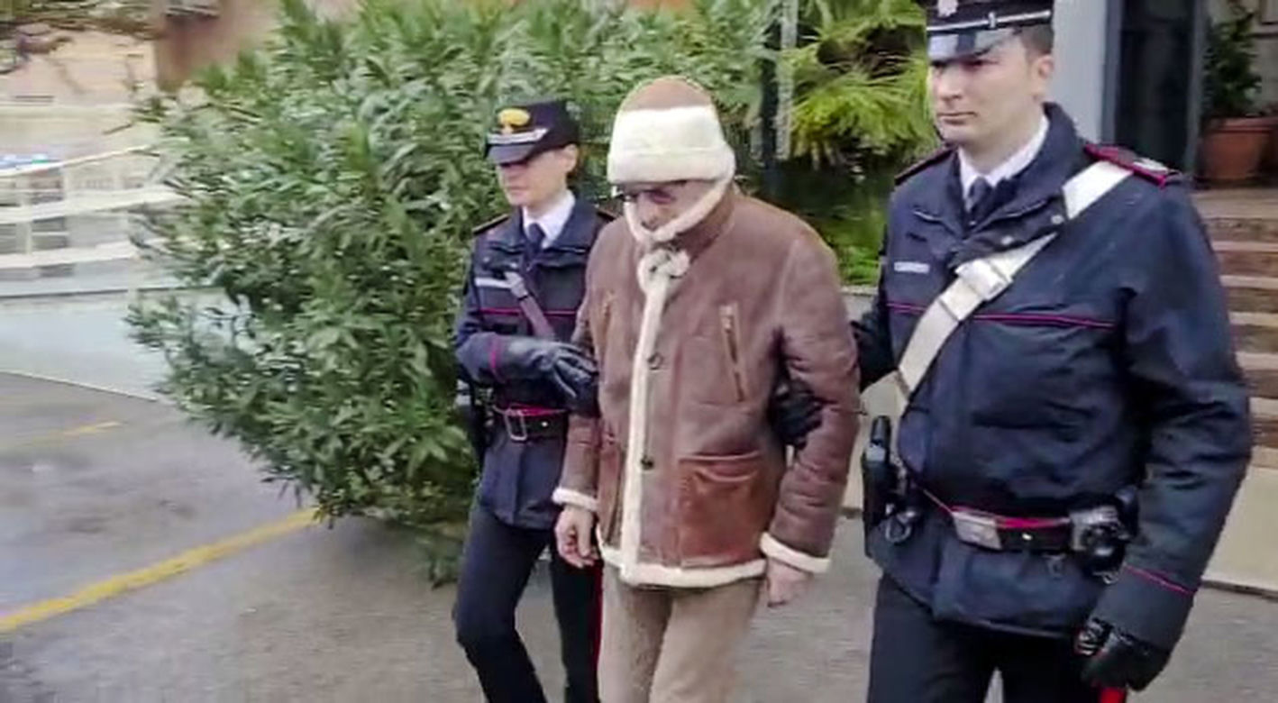 Sekretny pokój za szafą. Tam przez 30 lat chował się boss mafii? "Jak w Narnii"