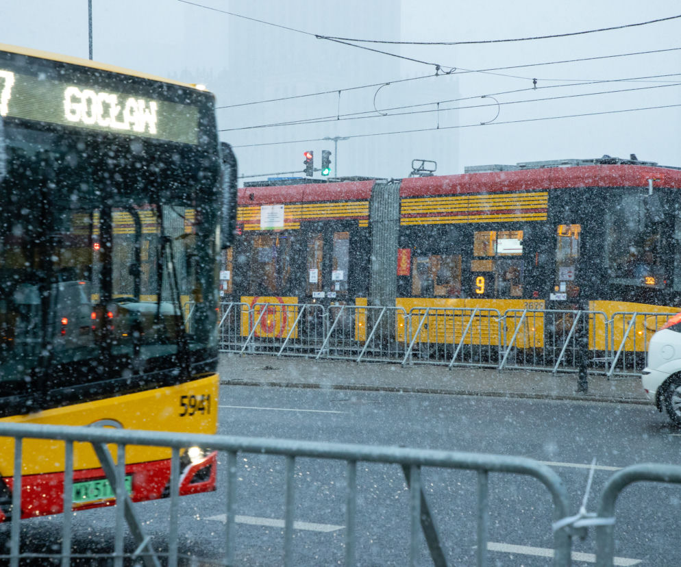 Cięcia w komunikacji miejskiej w Warszawie. Zniknie wiele autobusów