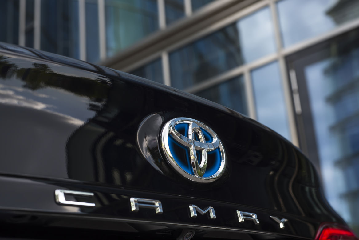 Toyota Camry 2.5 Hybrid Dynamic Force 218 KM e-CVT Executive