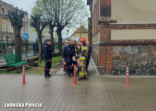 Pożar w szpitalu we Wschowie. Na miejscu pracują służby [ZDJĘCIA]