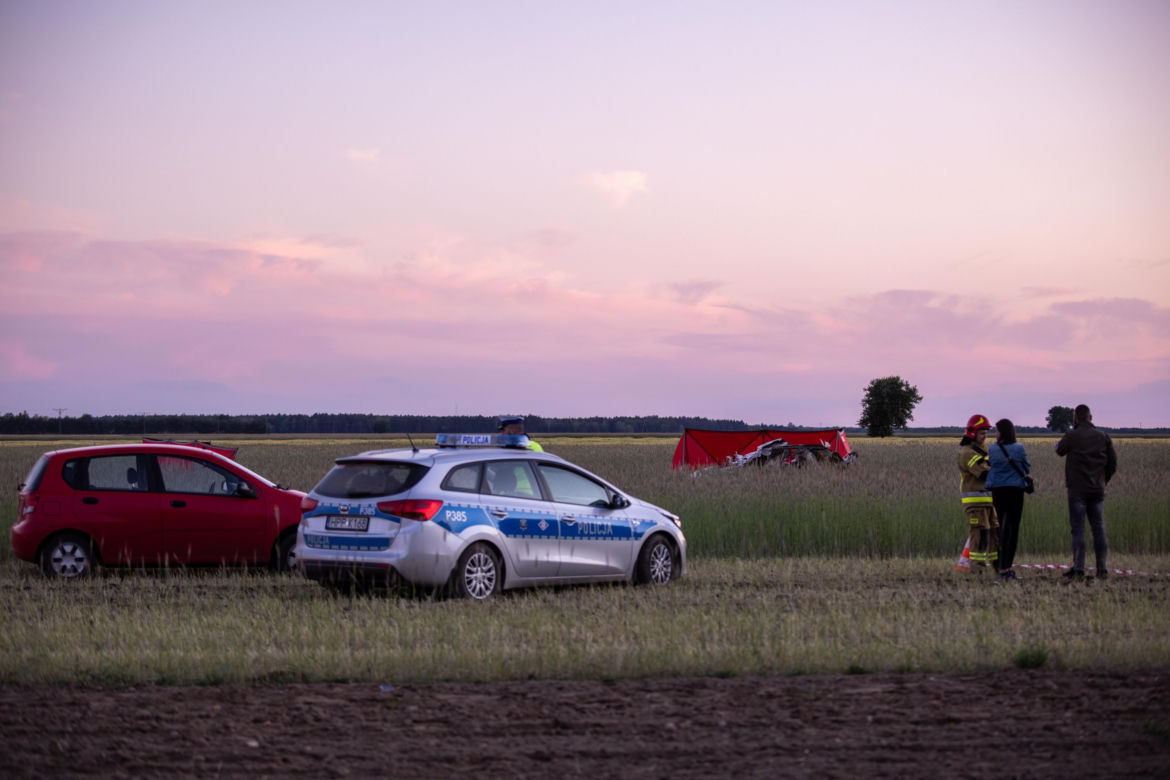 Katastrofa lotnicza w Rębielicach Królewskich. Rozbiła się awionetka, dwie osoby nie żyją 