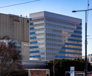 Biurowiec PKO na rogu Marszałkowskiej i Nowogrodzkiej w Warszawie