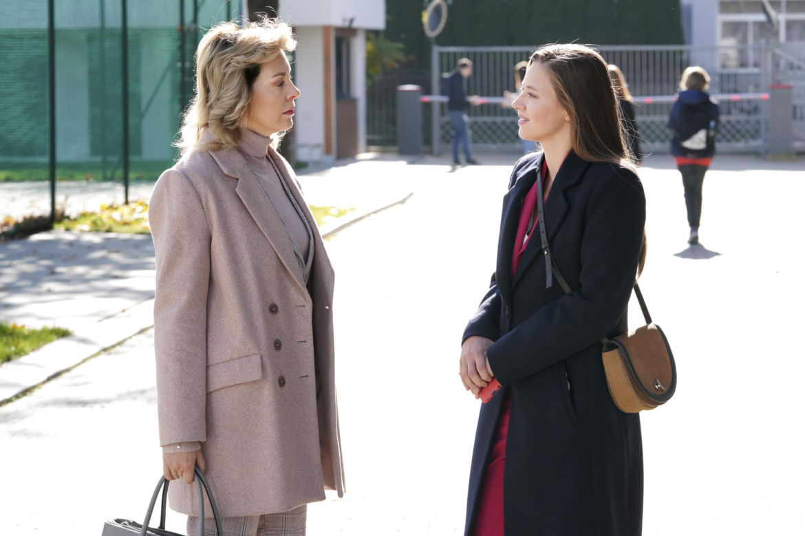 Barwy szczęścia odc. 2798: Dorota Kujawiak (Karina Seweryn), Gabrysia (Marta Juras)