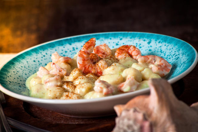 Kremowe pesto, krewetki i gnocchi. Obiad w 25 minut