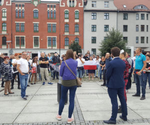 W Rudzie Śląskiej odbył się protest przeciwko obostrzeniom związanym z koronawirusem