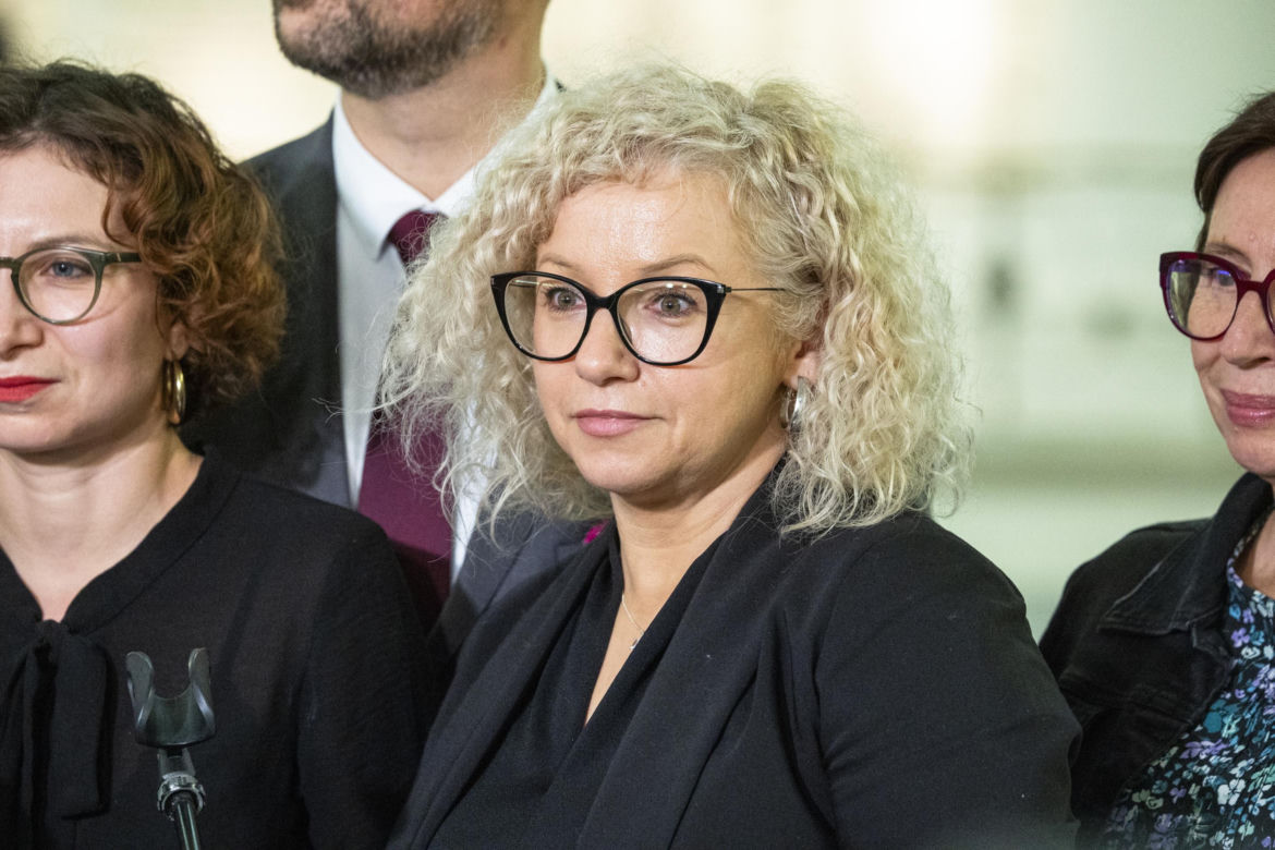 Internet śmieje się z wykształcenia Kotuli 