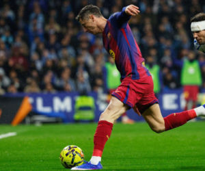 Slavia Praga - FC Barcelona: Skrót. Samobój Lewandowskiego i pierwszy gol w LM! Zwariowany mecz