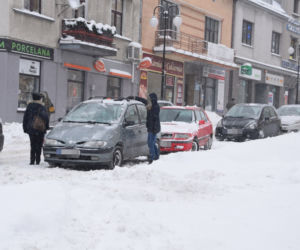 Zima nie odpuszcza. Pogodowy armagedon w podkarpackich miastach [ZDJĘCIA]