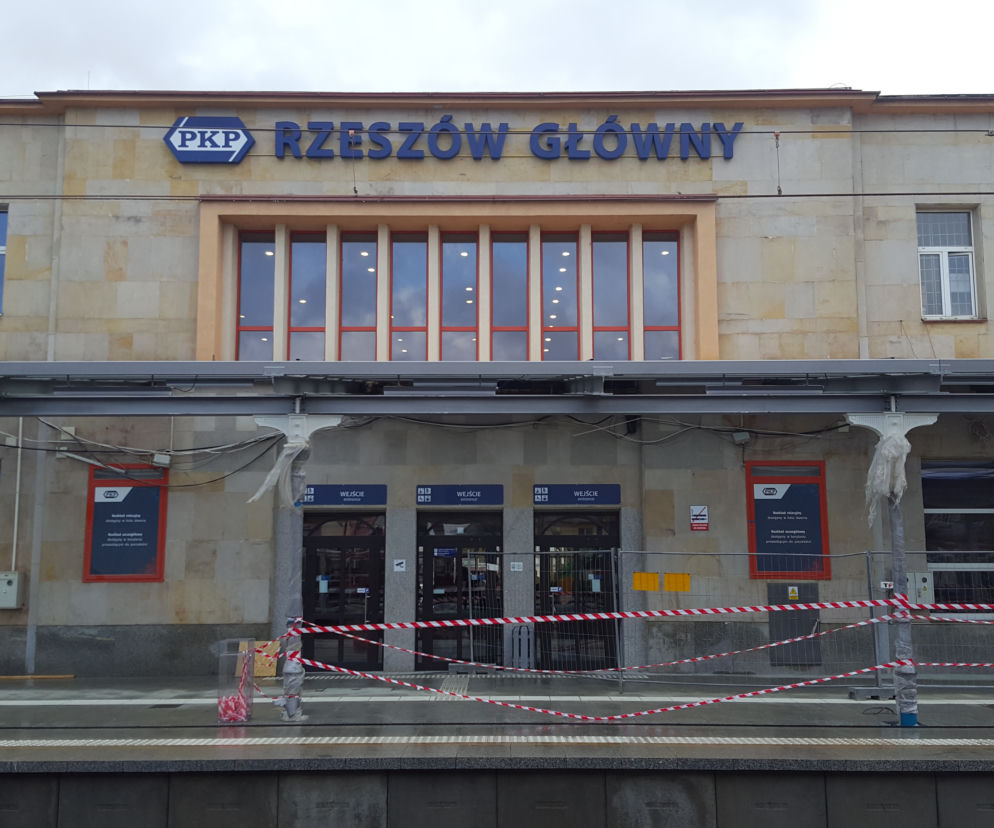 Rzeszów Główny na półmetku prac. Dwa pierwsze perony będą oddane w połowie lutego [ZDJĘCIA]