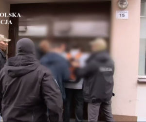 To on miał zamordować i oskórować studentkę. Policja publikuje nagranie z zatrzymania Roberta J. [WIDEO, GALERIA]