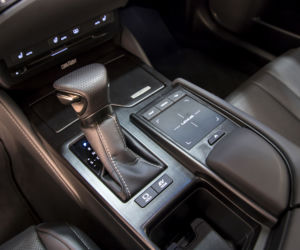 Lexus ES 300h F Sport