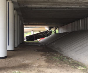 Autobus wypadł z wiaduktu. Są ranni i ofiary śmiertelne