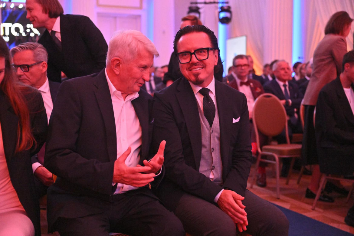 Złoty Laur "Super Biznesu"