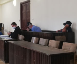 Wykrwawiał się na klatce schodowej kamienicy