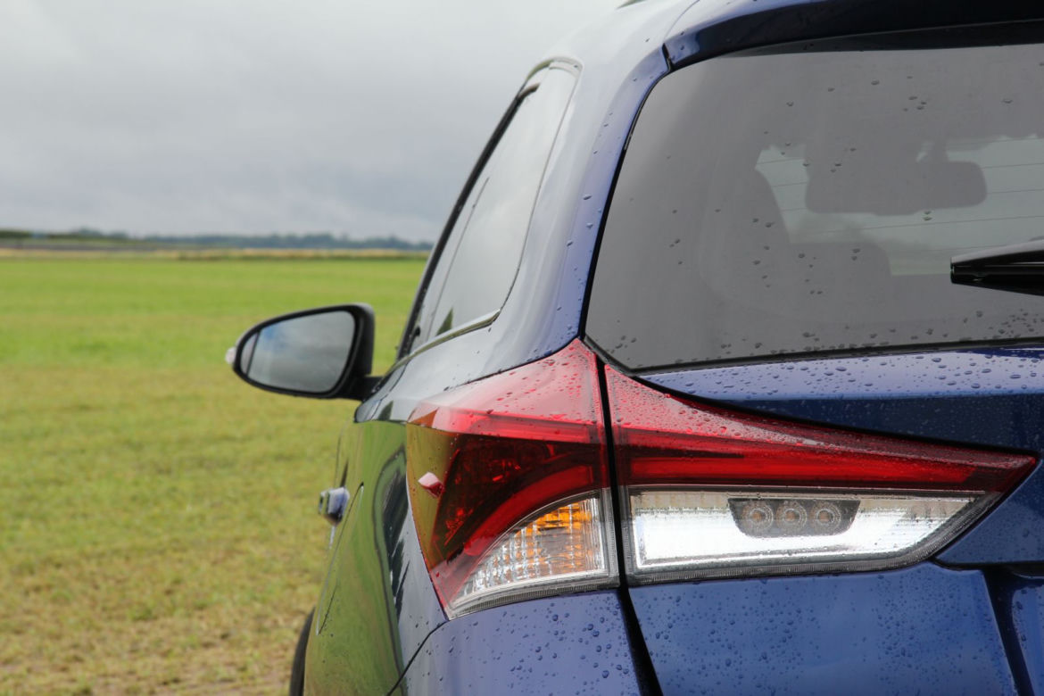 Toyota Auris Touring Sports lifting