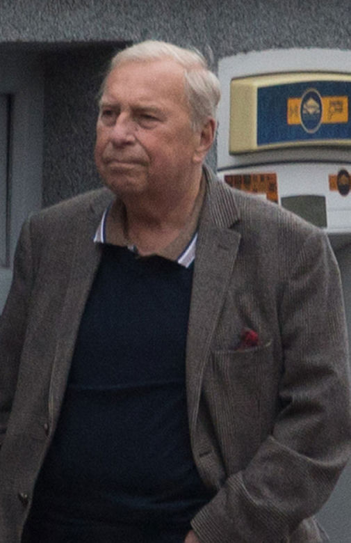 Żona wozi Stuhra