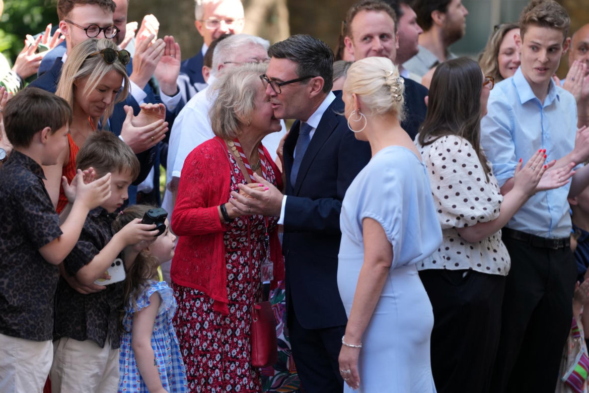 Andy Burnham został w poniedziałek 59. premierem Wielkiej Brytanii - potwierdził Pałac Buckingham